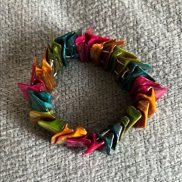 Stretch Multicolor Shell Bracelet - Picture 5 of 7